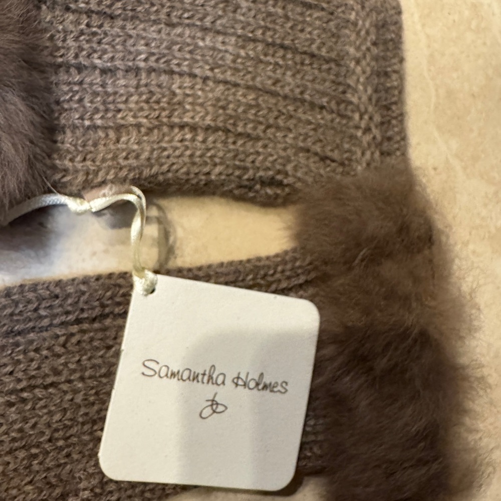 Luxurious Alpaca Fur Fingerless Mittens - nutmeg color. New with tags. Giftable!